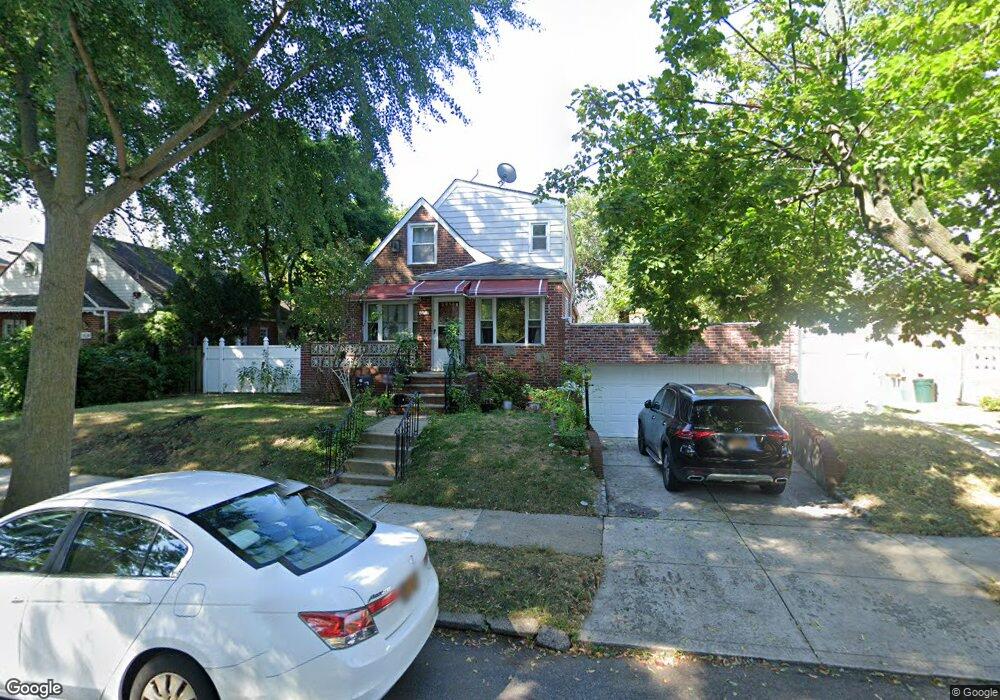 5814 190th St, Fresh Meadows, NY 11365 - photo 1