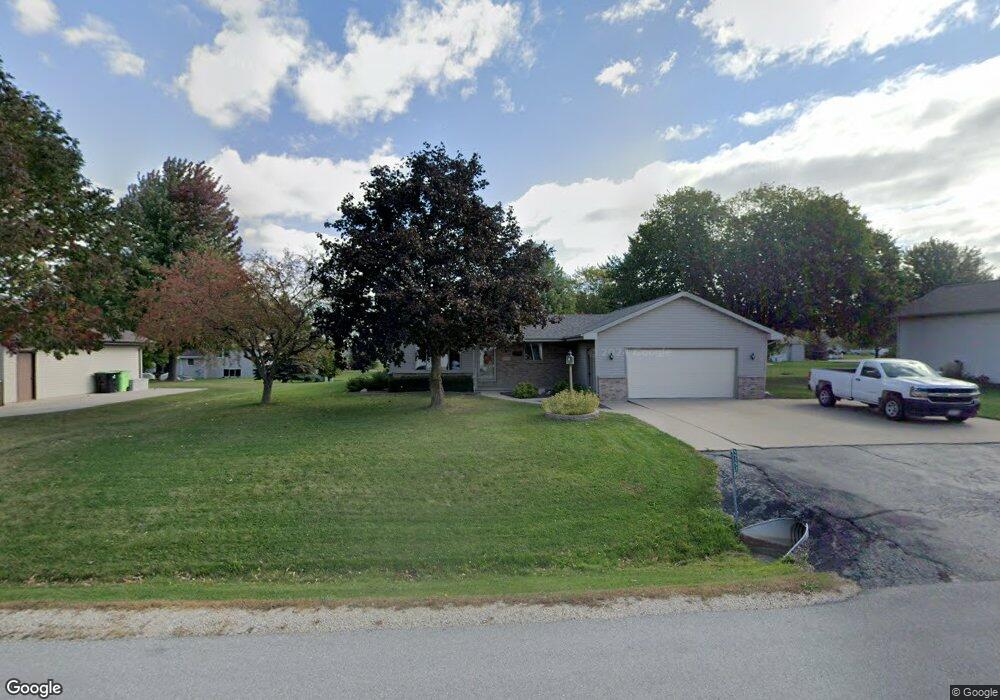 N9592 Emerald Ln, Appleton, WI 54915 - photo 1