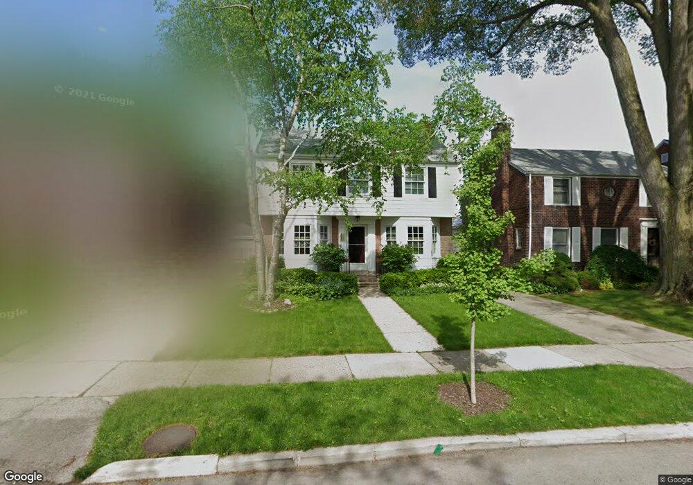 452 Fisher Rd, Grosse Pointe Farms, MI 48230 - photo 1