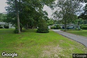 34 Center St, Riverhead, NY 11901