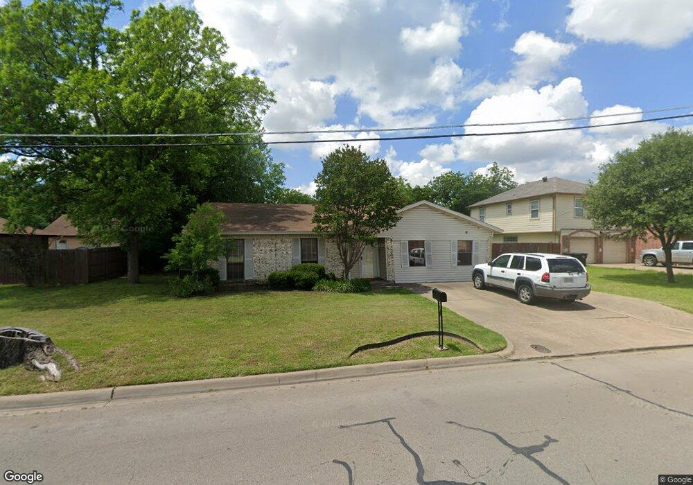 1009 Grand Ave, Cleburne, TX 76033 - photo 1