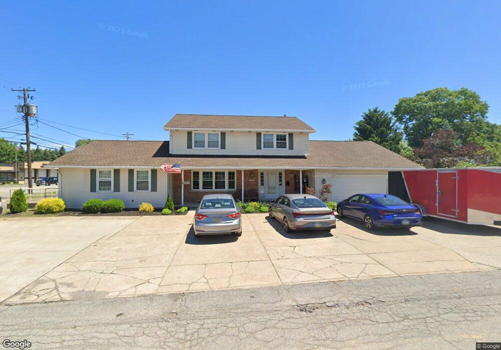 2609 Ridge Blvd, Erie, PA 16506 - photo 1