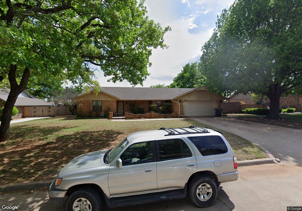 1922 Woodcrest Dr, Duncan, OK 73533 - photo 1