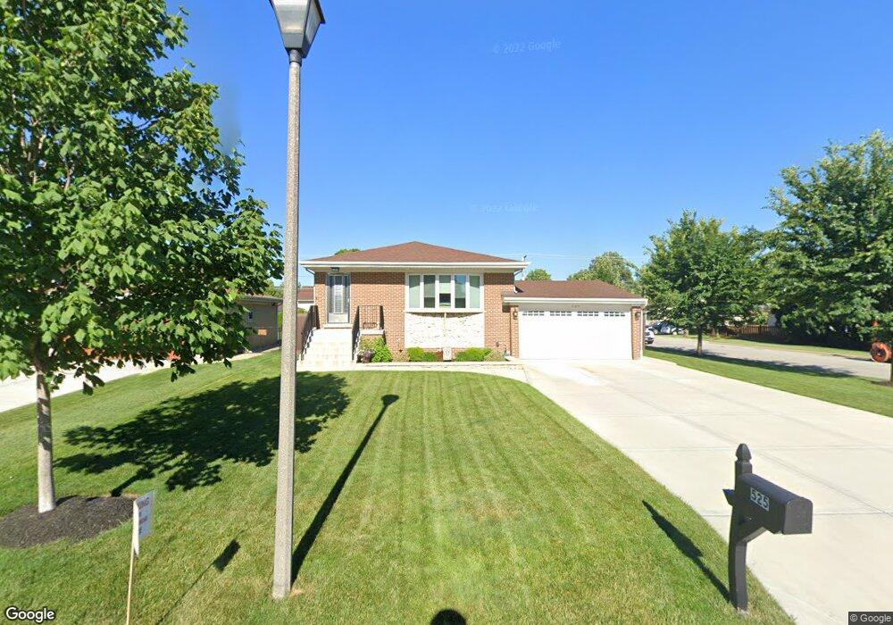 525 N Willow Rd, Elmhurst, IL 60126 - photo 1