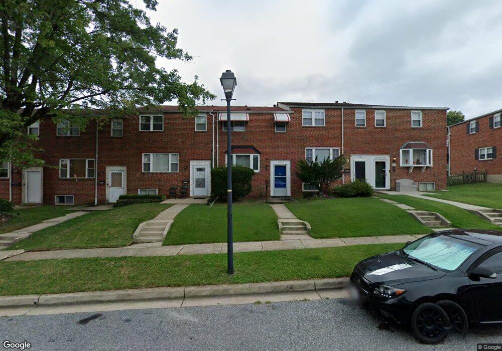 971 Regina Dr, Halethorpe, MD 21227 - photo 1