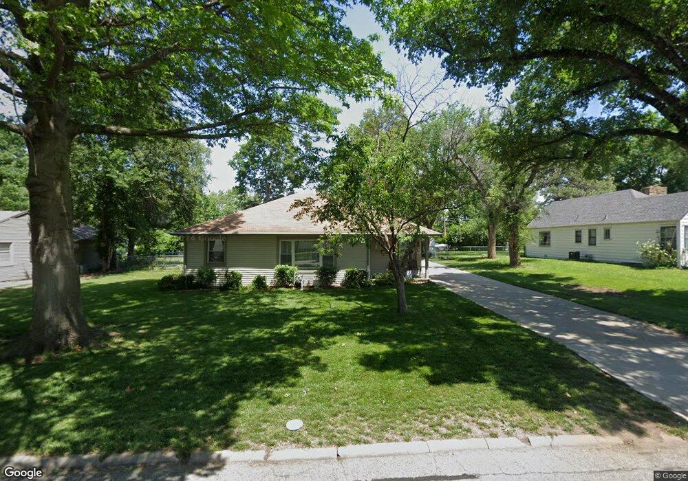 4000 SW Windsor Ct, Topeka, KS 66604 - photo 1