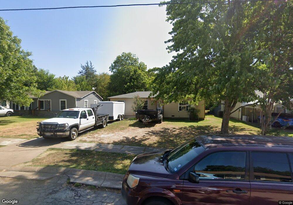 1224 Pecan St, Bonham, TX 75418 - photo 1