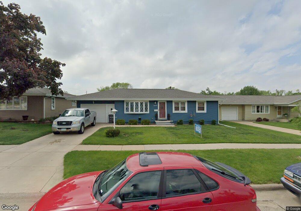 7 25th Ave SW, Cedar Rapids, IA 52404 - photo 1