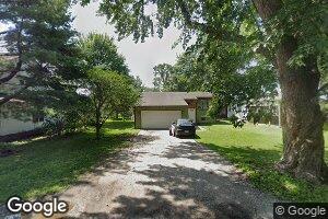 207 Washington St, Hills, IA 52235