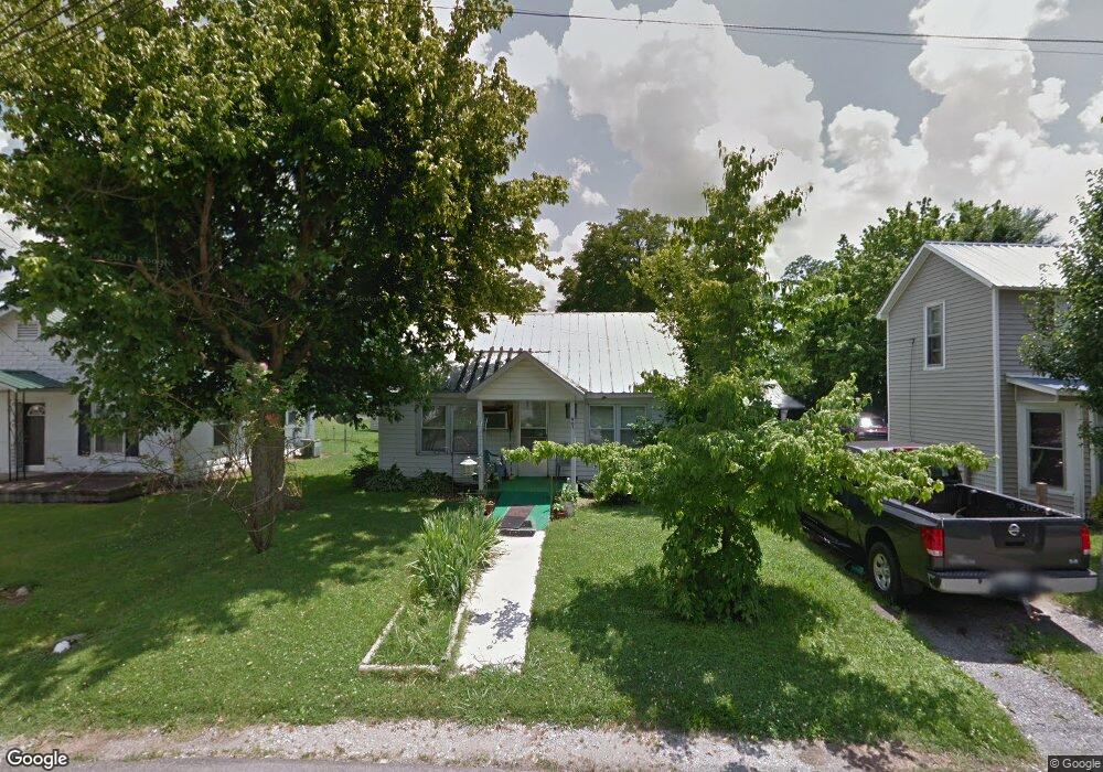 905 W 1st St, Dickson, TN 37055 - photo 1