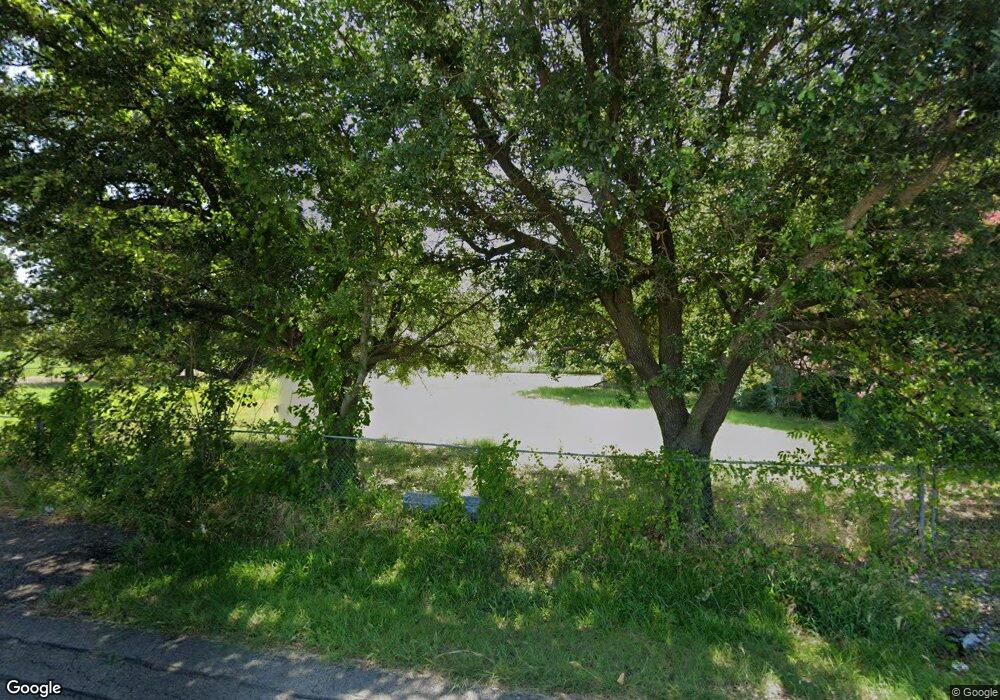 520 Robinson St, Bonham, TX 75418 - photo 1