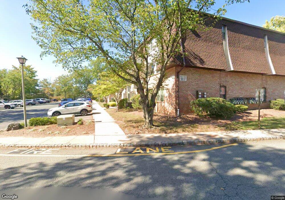 105 Green Hollow Dr, Iselin, NJ 08830 - photo 1