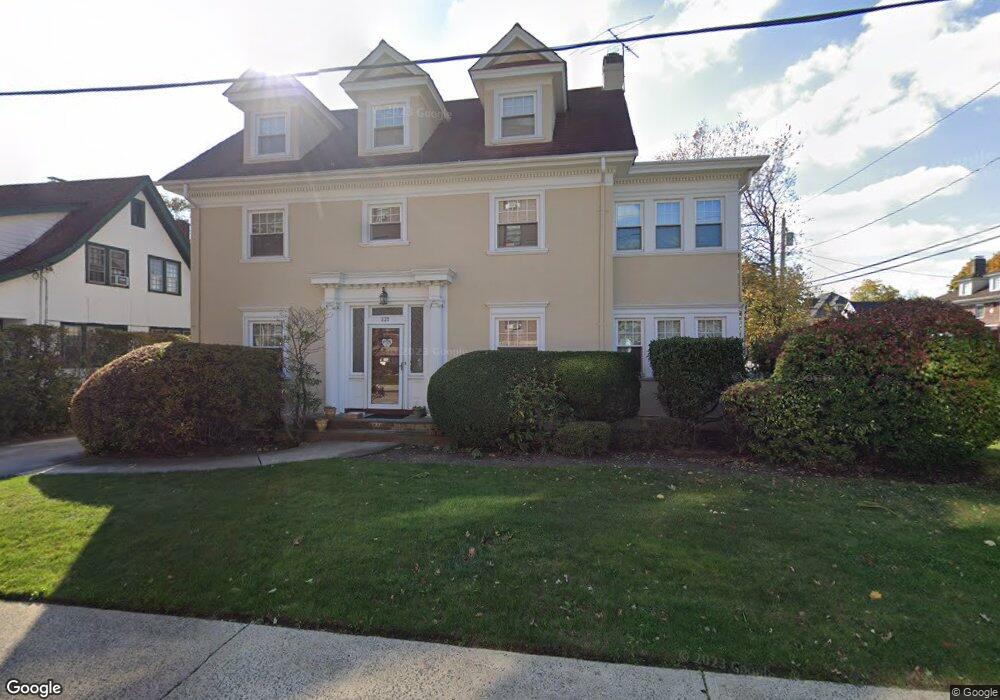221 Club Dr, Woodmere, NY 11598 - photo 1