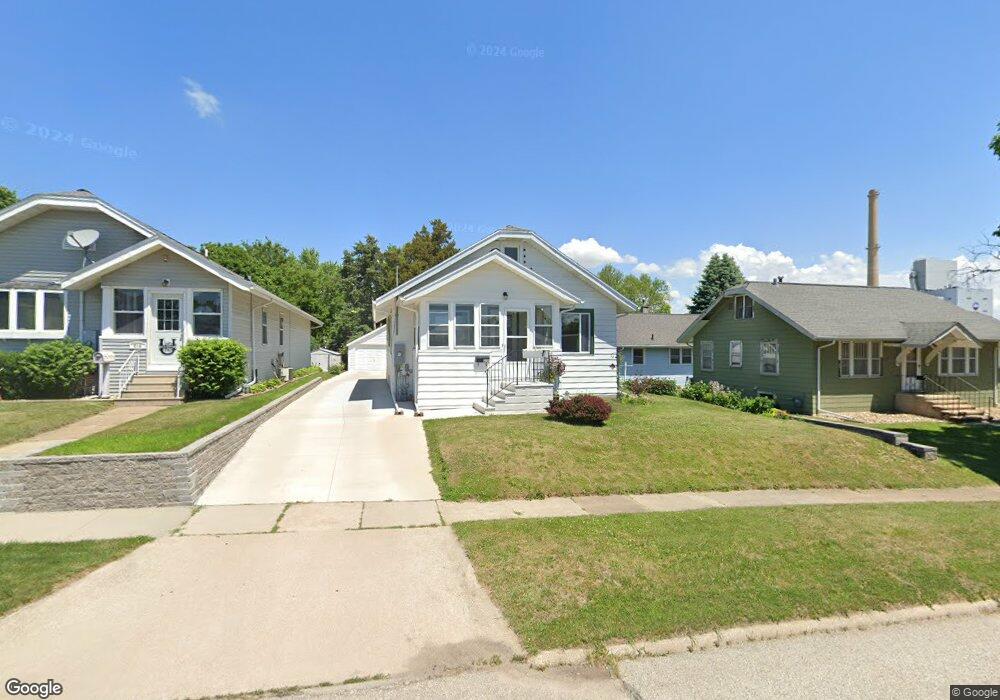 218 E 15th St, Cedar Falls, IA 50613 - photo 1