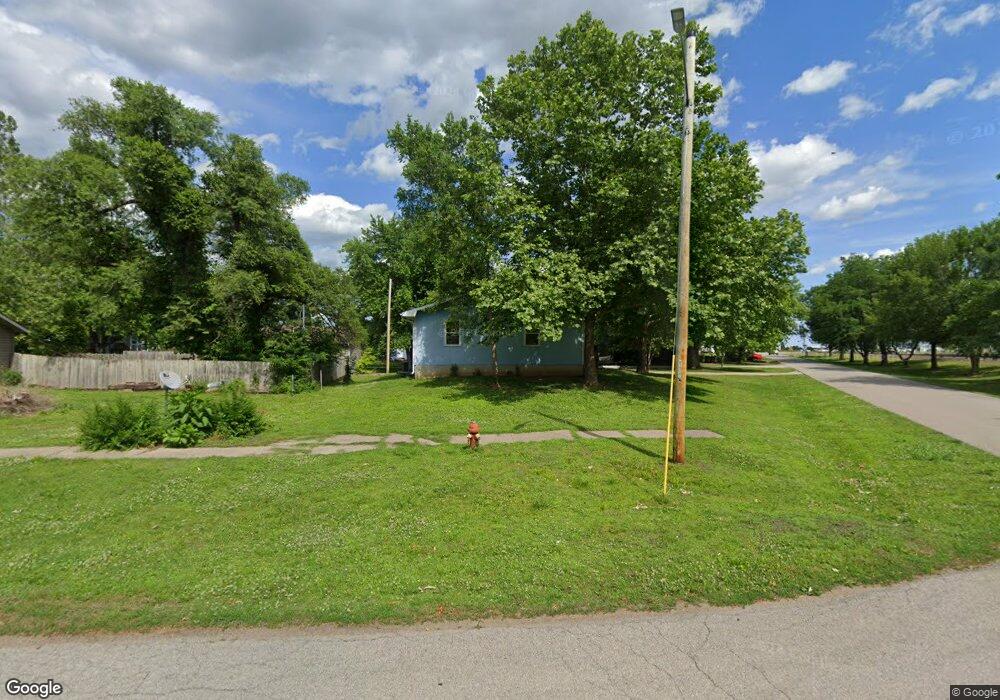 534 Spruce St, Rossville, KS 66533 - photo 1