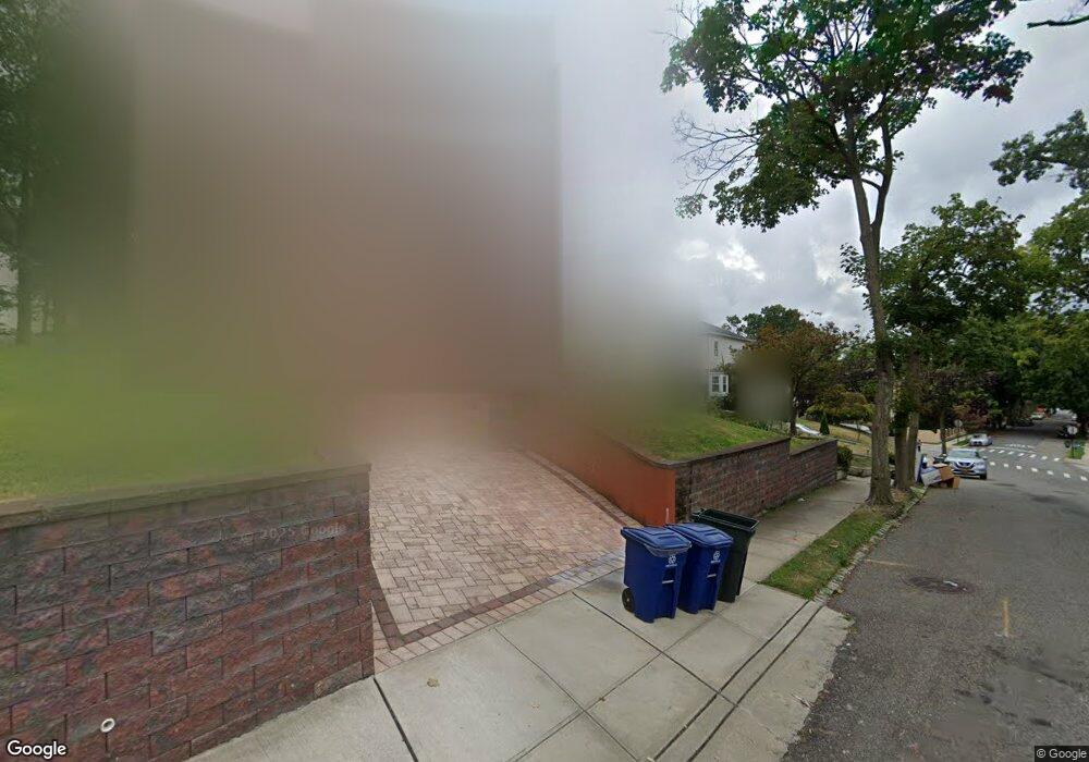 18512 80th Dr, Jamaica, NY 11432 - photo 1