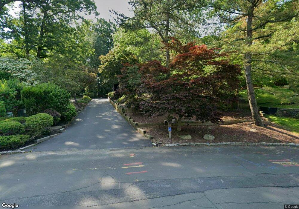 8 Mohawk Ln, Pomona, NY 10970 - photo 1