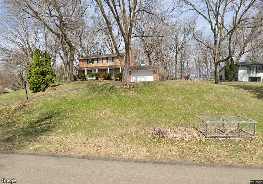 17080 Chiltern Hills Rd, Minnetonka, MN 55345 - photo 1