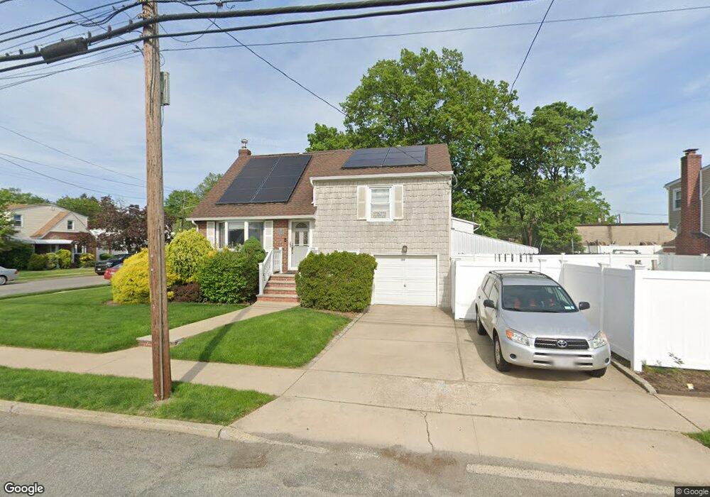 38 Euston Rd S, West Hempstead, NY 11552 - photo 1