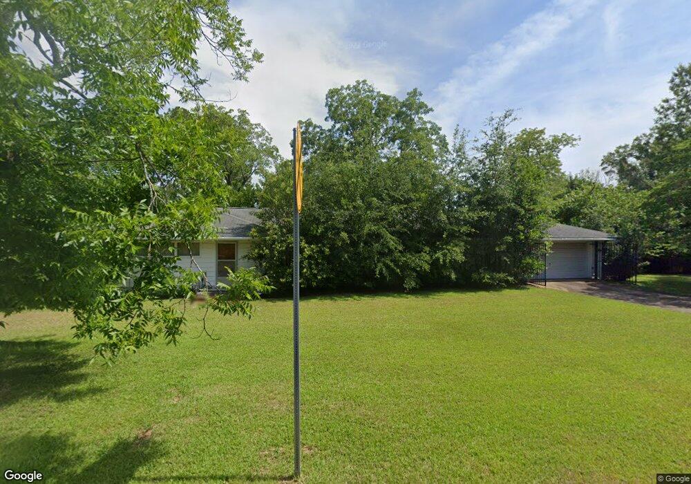 1717 W Whitney Ave, Albany, GA 31707 - photo 1