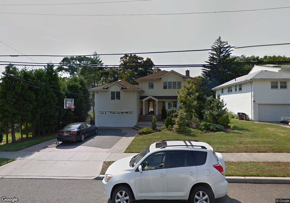 660 Euclid Ave, West Hempstead, NY 11552 - photo 1