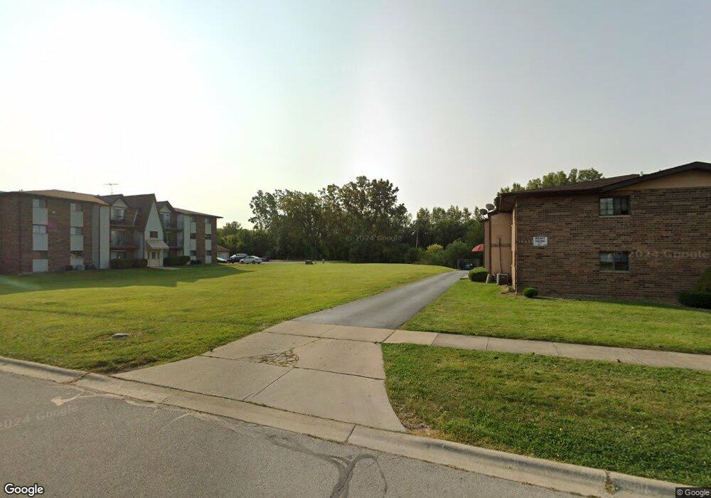 1246 Chalet Rd, Naperville, IL 60563 - photo 1