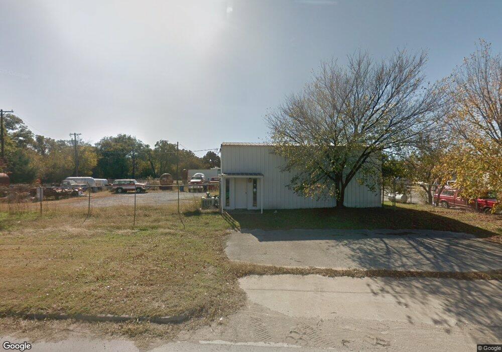 636 E Highway 199, Springtown, TX 76082 - photo 1