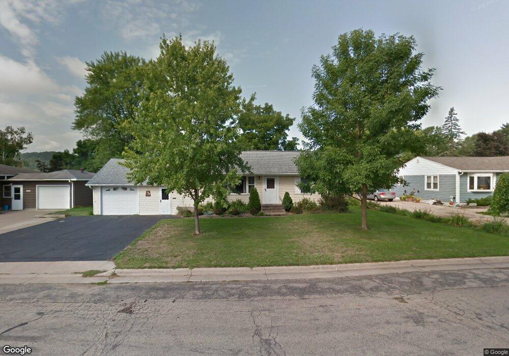 1004 Cedar Dr, La Crescent, MN 55947 - photo 1