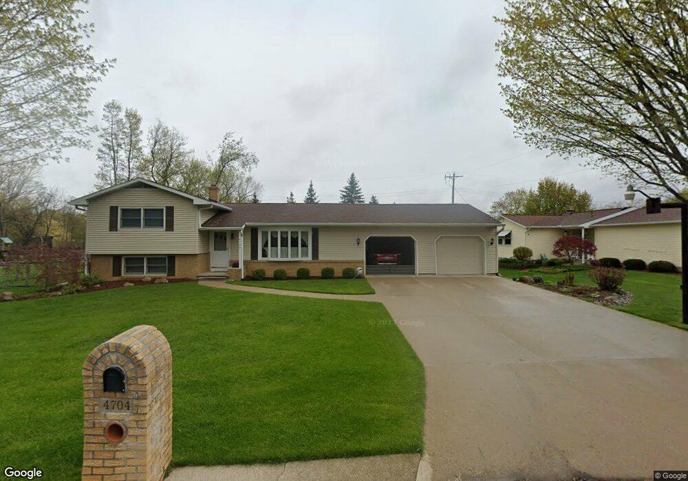 4704 Blackberry Ln, Lansing, MI 48917 - photo 1