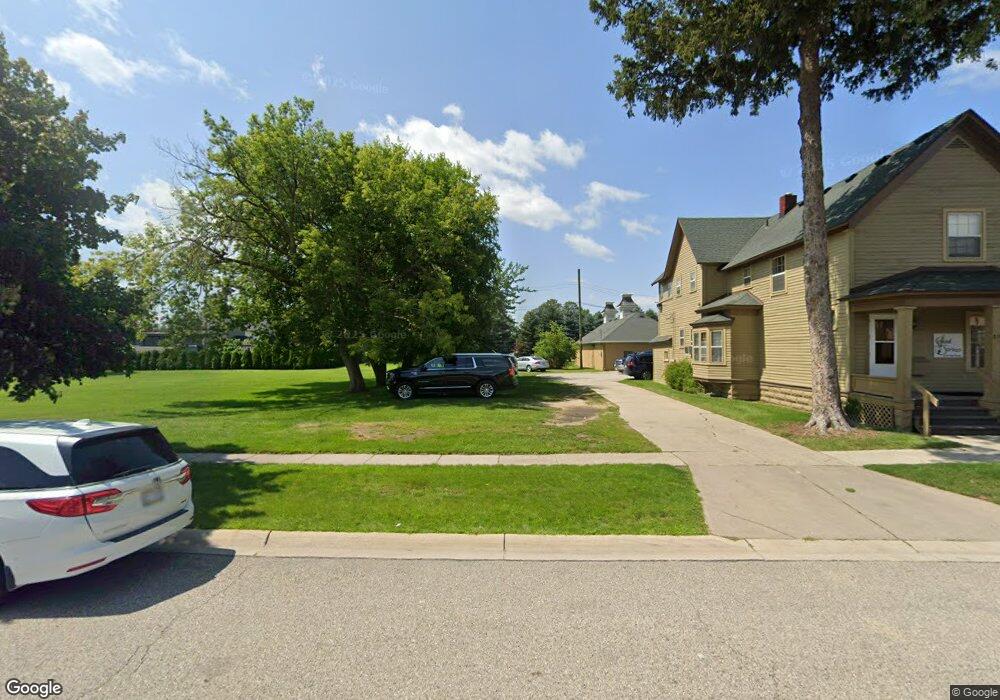 823 9th St, Port Huron, MI 48060 - photo 1