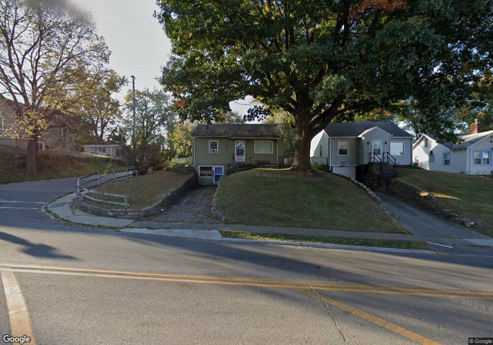 5800 University Ave, Des Moines, IA 50311 - photo 1