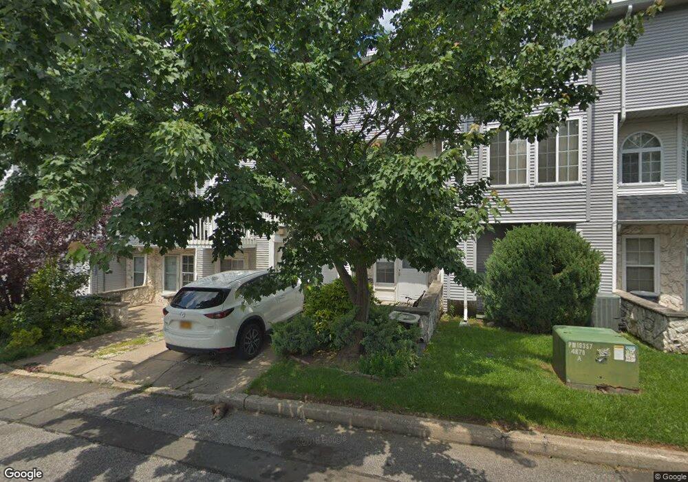 31 Country Dr N unit A, Staten Island, NY 10314 - photo 1