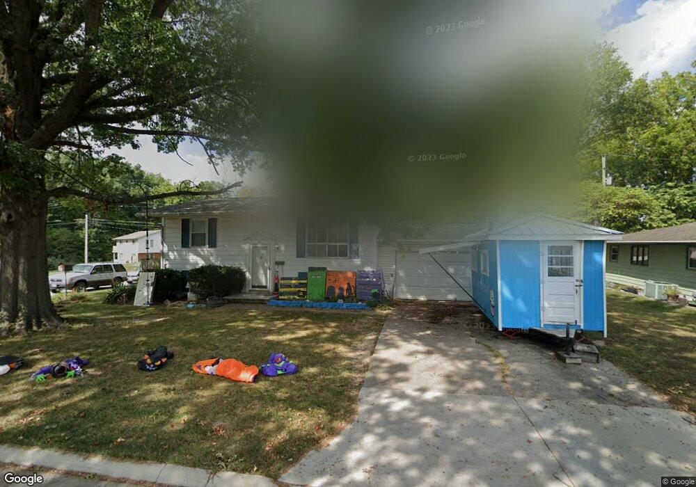 34 N Lakewood Dr, Effingham, IL 62401 - photo 1