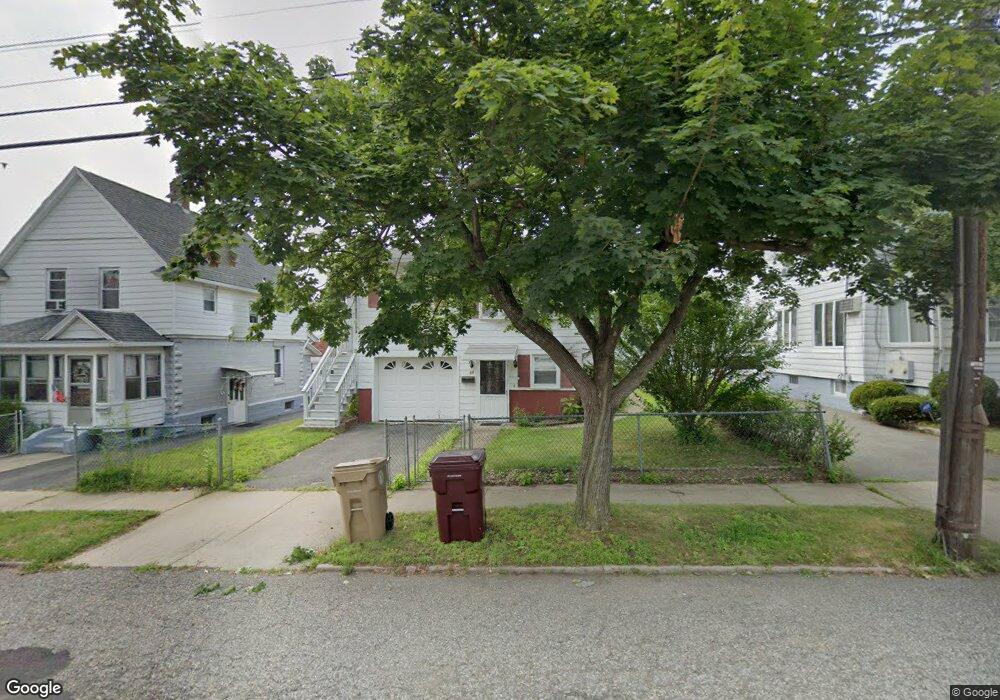 17 Franklin St, Ludlow, MA 01056 - photo 1