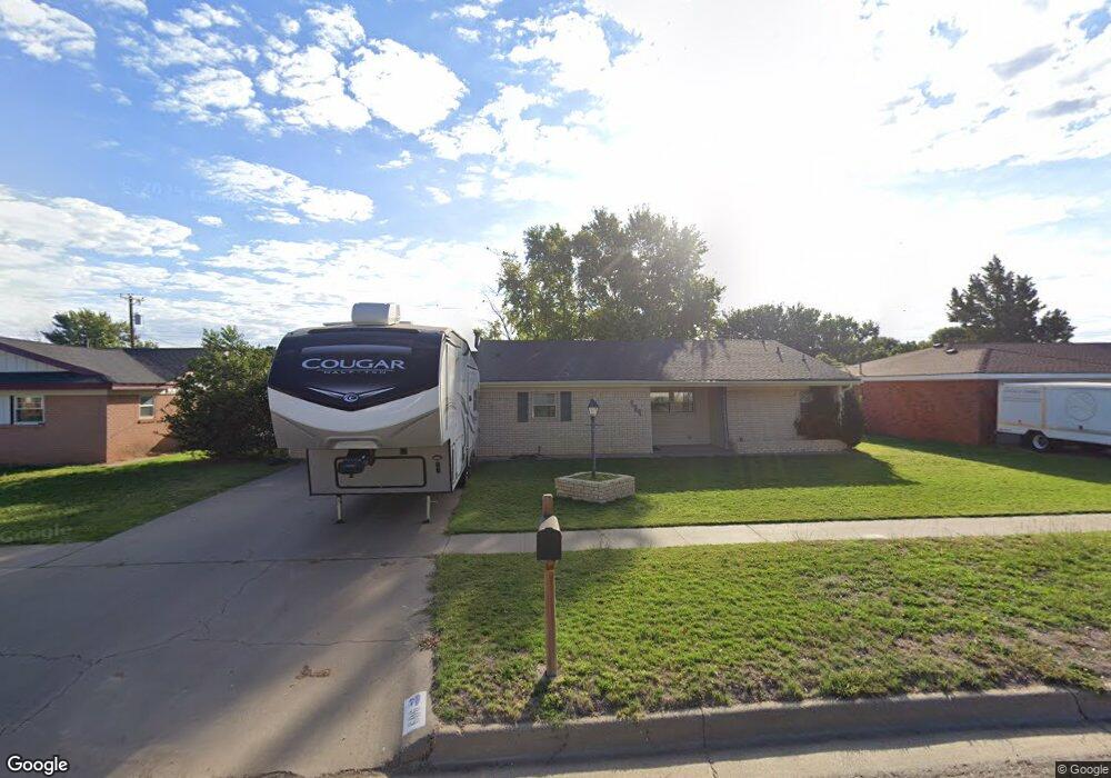 909 Mills Ave, Dumas, TX 79029 - photo 1