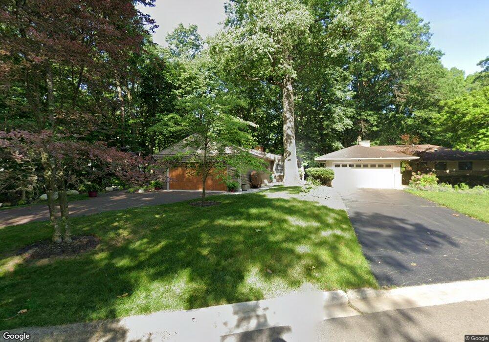 3949 Wynding Dr, Columbus, OH 43214 - photo 1