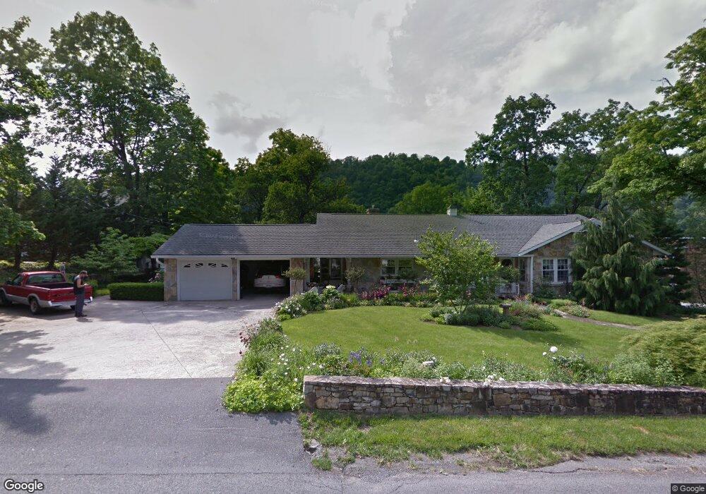 111 S Green St unit . 6, Berkeley Springs, WV 25411 - photo 1