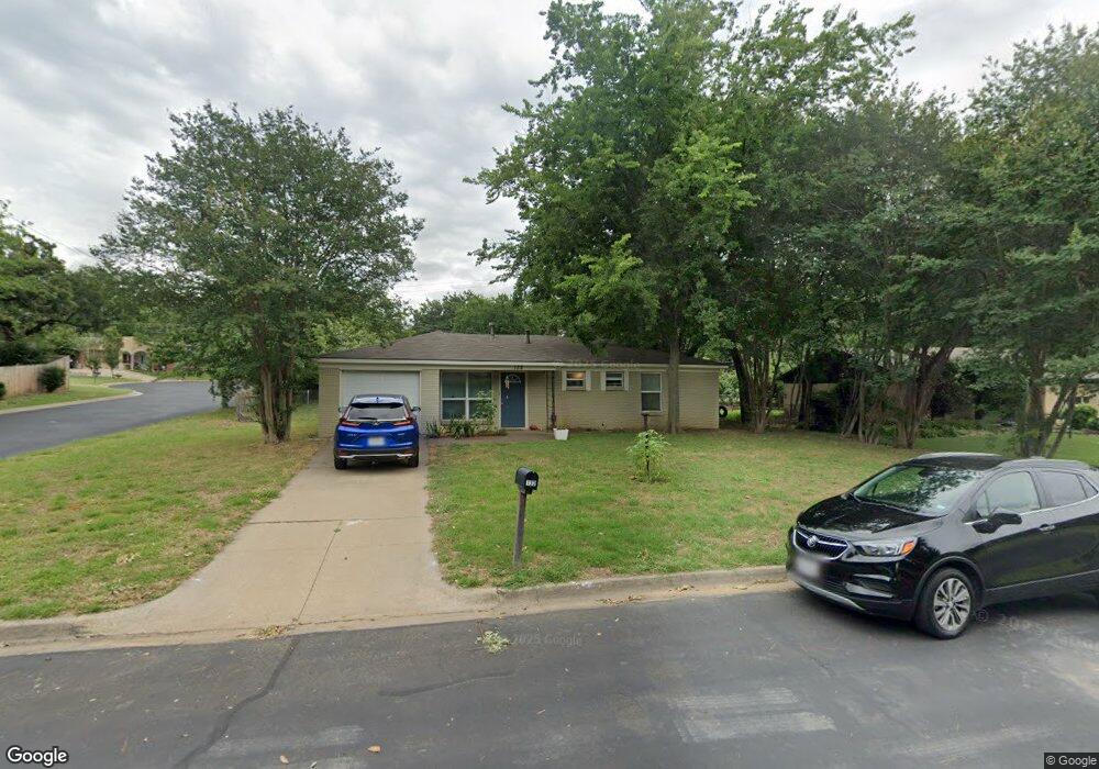 132 Myrtle Ct, Hurst, TX 76053 - photo 1