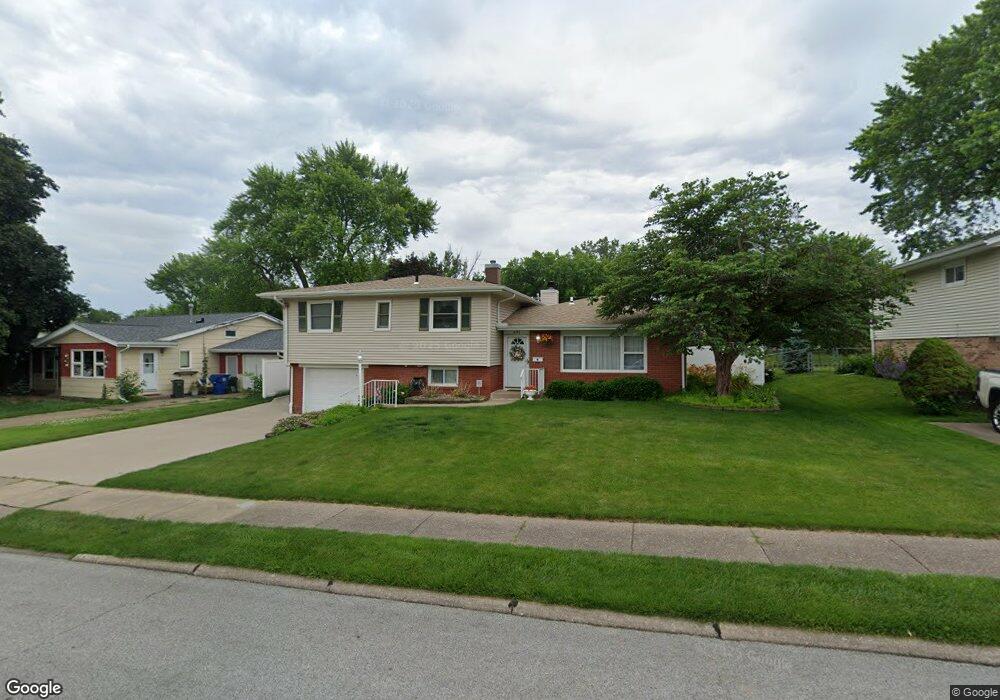 605 Westerfield Rd, Davenport, IA 52806 - photo 1