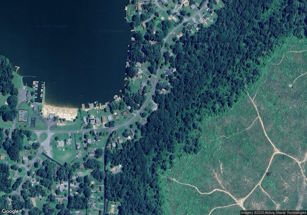 743 S Lakeshore Dr, Louisa, VA 23093 - photo 1