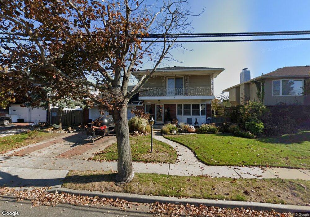 152 School Ln, Lido Beach, NY 11561 - photo 1