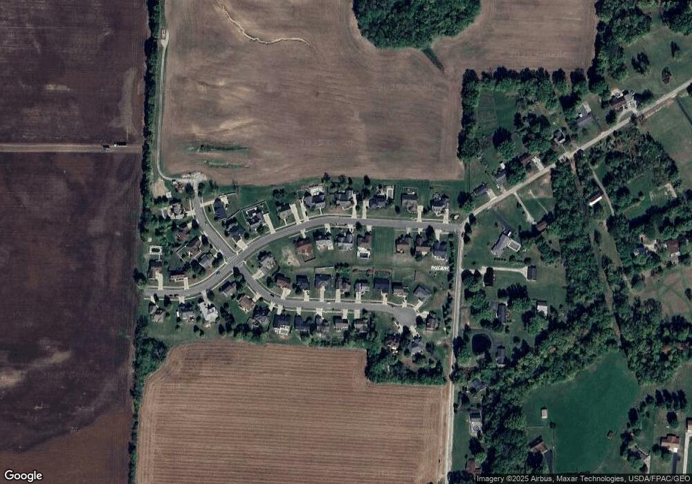 1345 Eastwood Dr, Circleville, OH 43113 - photo 1