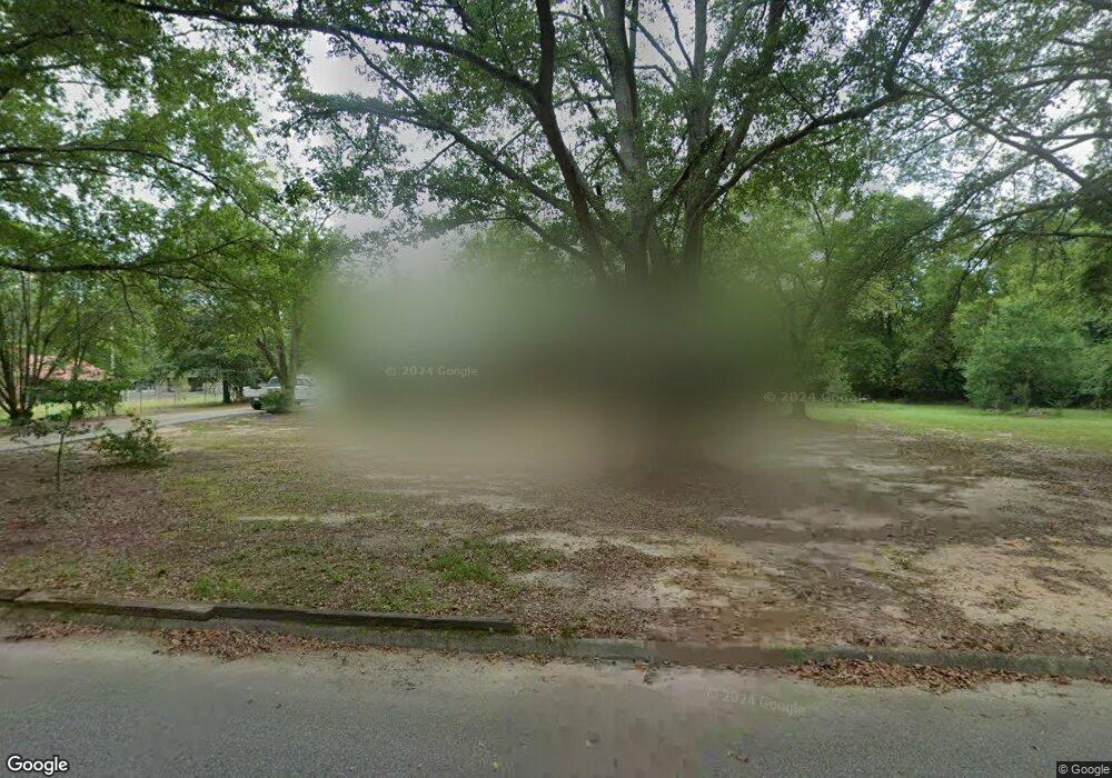 102 Lambdin Cir, Barnesville, GA 30204 - photo 1