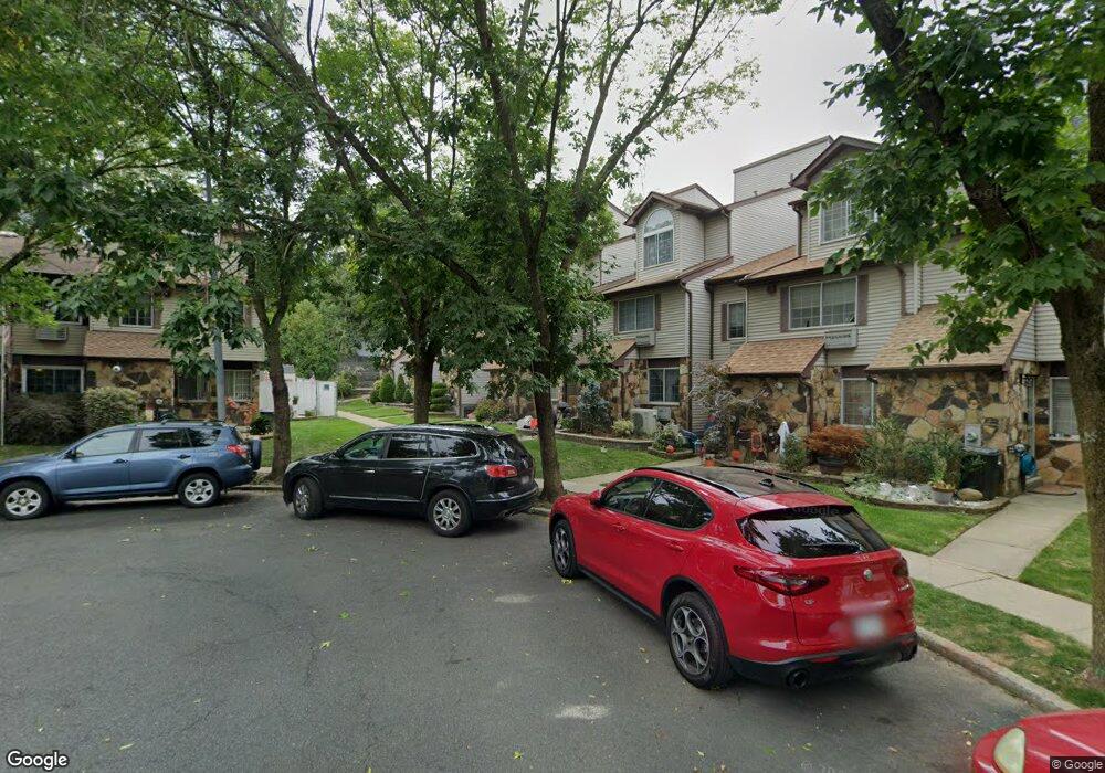 30 Croft Ct, Staten Island, NY 10306 - photo 1