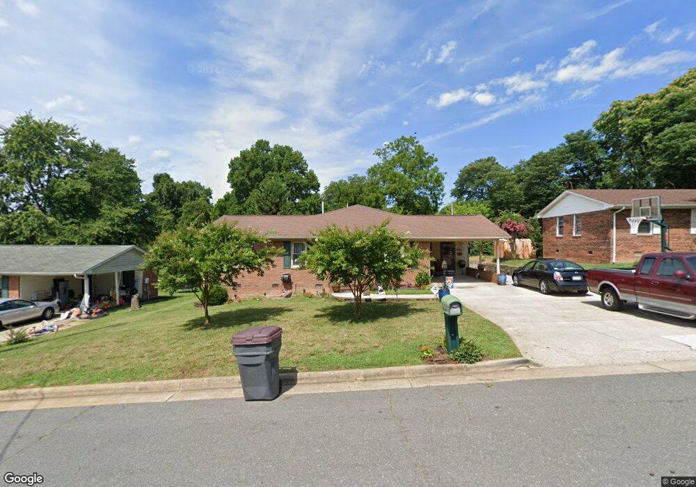 524 Staples St, Reidsville, NC 27320 - photo 1