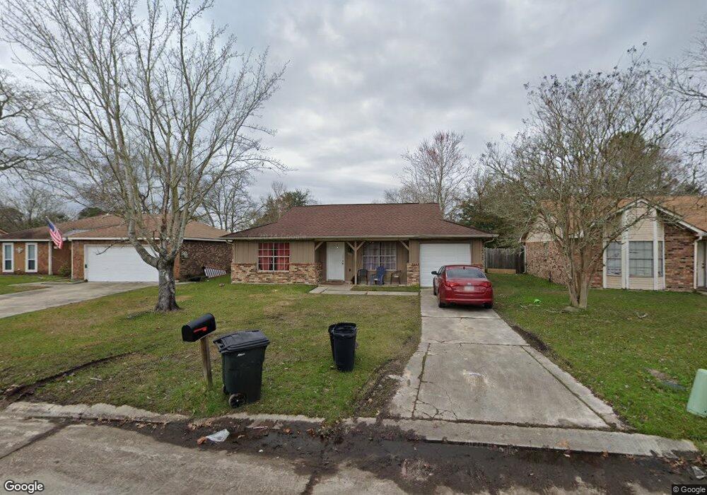 2013 Heather Ln, Slidell, LA 70461 - photo 1