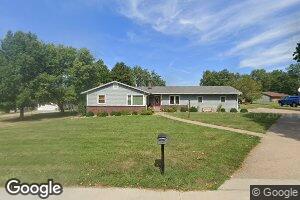 406 Minnetare Ln, Hiawatha, KS 66434