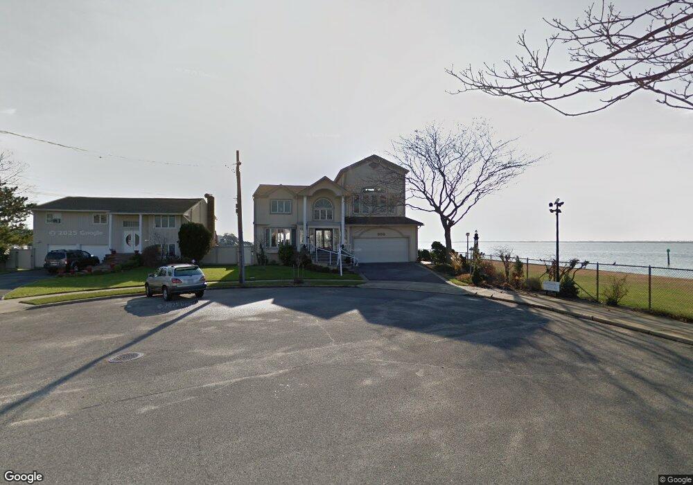 906 Bertha Ct, Baldwin, NY 11510 - photo 1