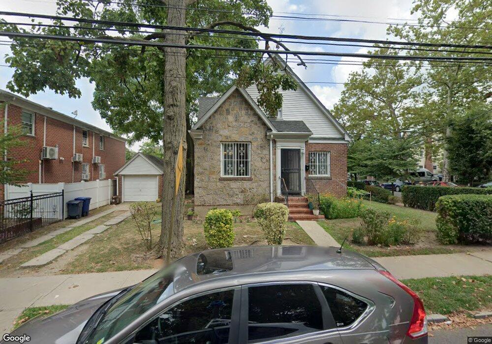 160-17 Oak Ave, Flushing, NY 11358 - photo 1