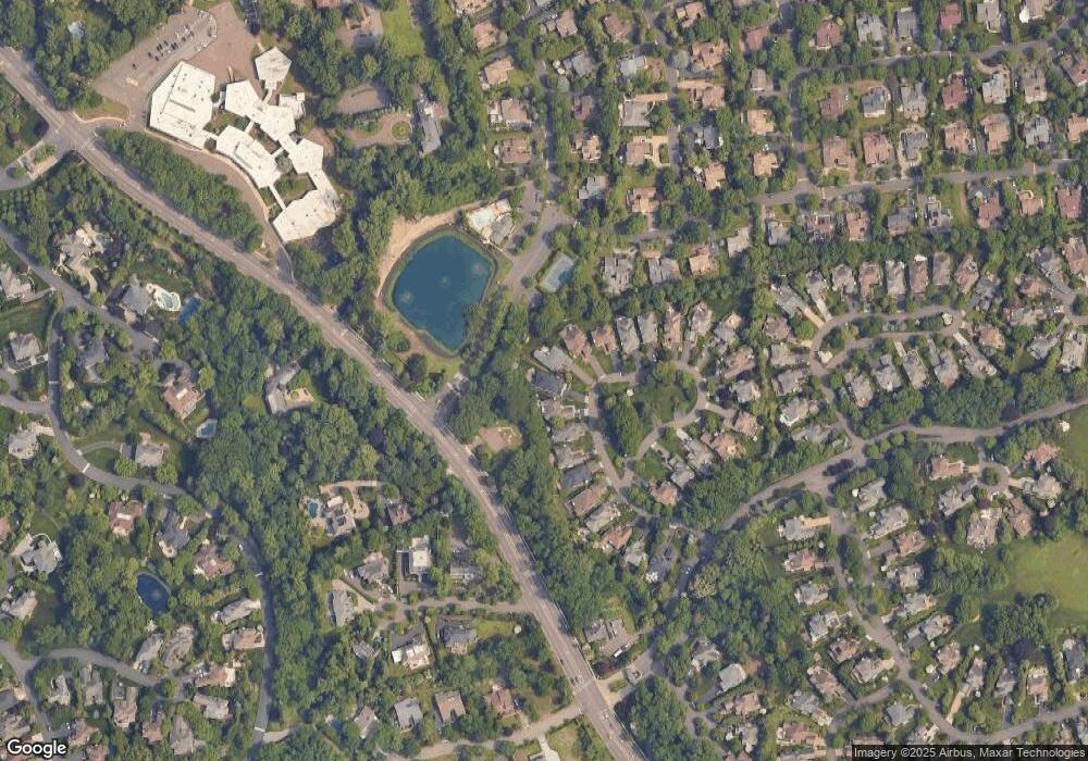 2 Claridge Cir, Manhasset, NY 11030 - photo 1